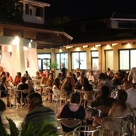 Hotell Th - Baia Degli Dei Village