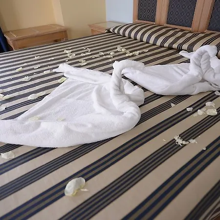 Hotell Th - Baia Degli Dei Village 4*