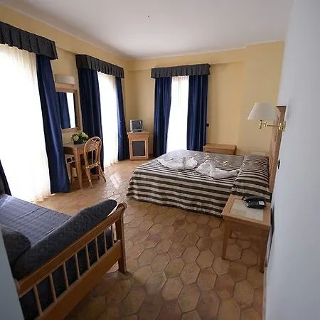 Hotel Th Le Castella - Baia Degli Dei Village