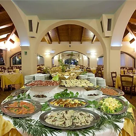 Th - Baia Degli Dei Village מלון