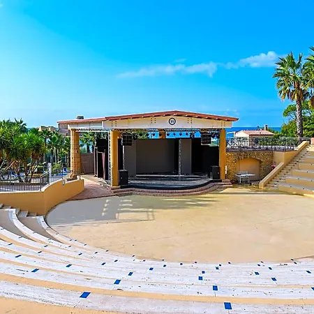 מלון Th - Baia Degli Dei Village לה קסטלה