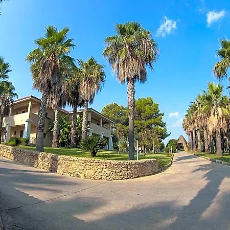 Th - Baia Degli Dei Village Hotel 4*