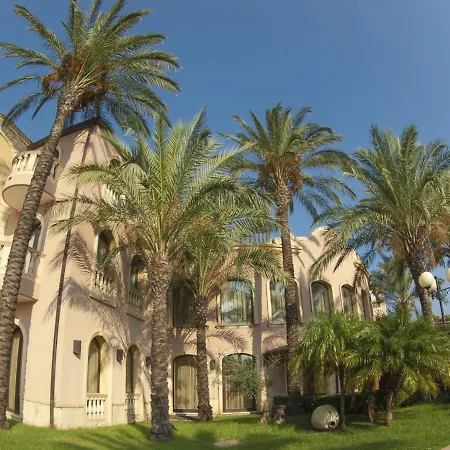 Th - Baia Degli Dei Village 호텔 4*