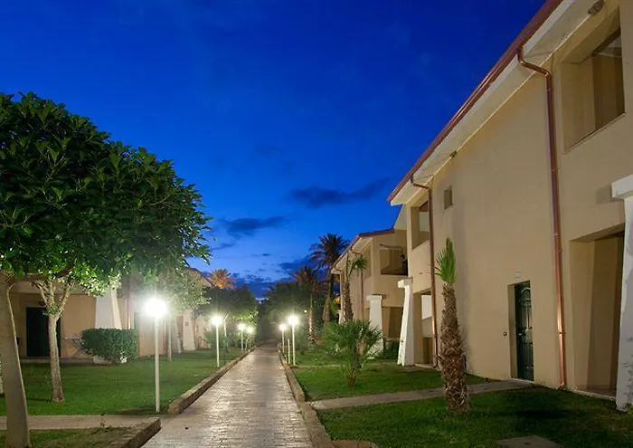 Hotel Th - Baia Degli Dei Village 4*