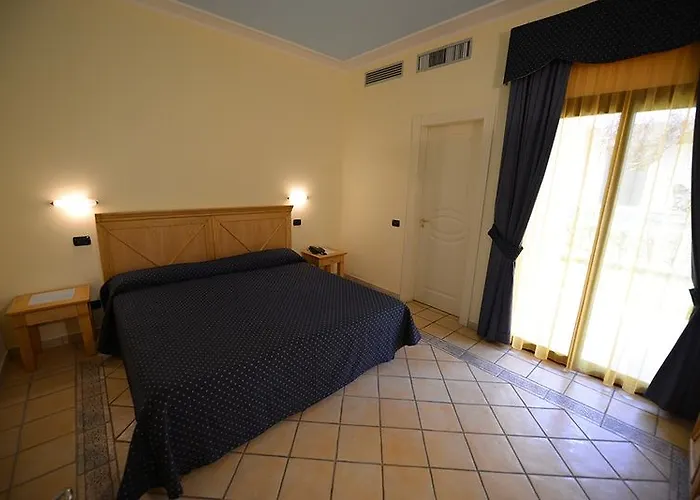 Hotel Th - Baia Degli Dei Village 4*