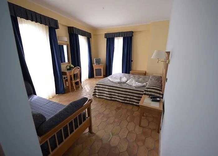 Hotel Th - Baia Degli Dei Village