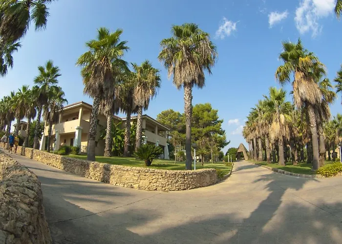 Hotel Th - Baia Degli Dei Village 4*