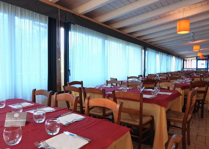 Hotel Th - Baia Degli Dei Village 4*